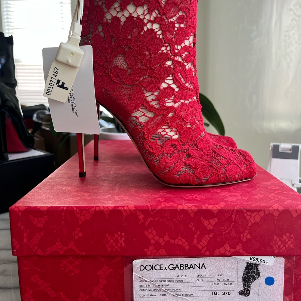Dolce & Gabbana Scarlet Lace Heels